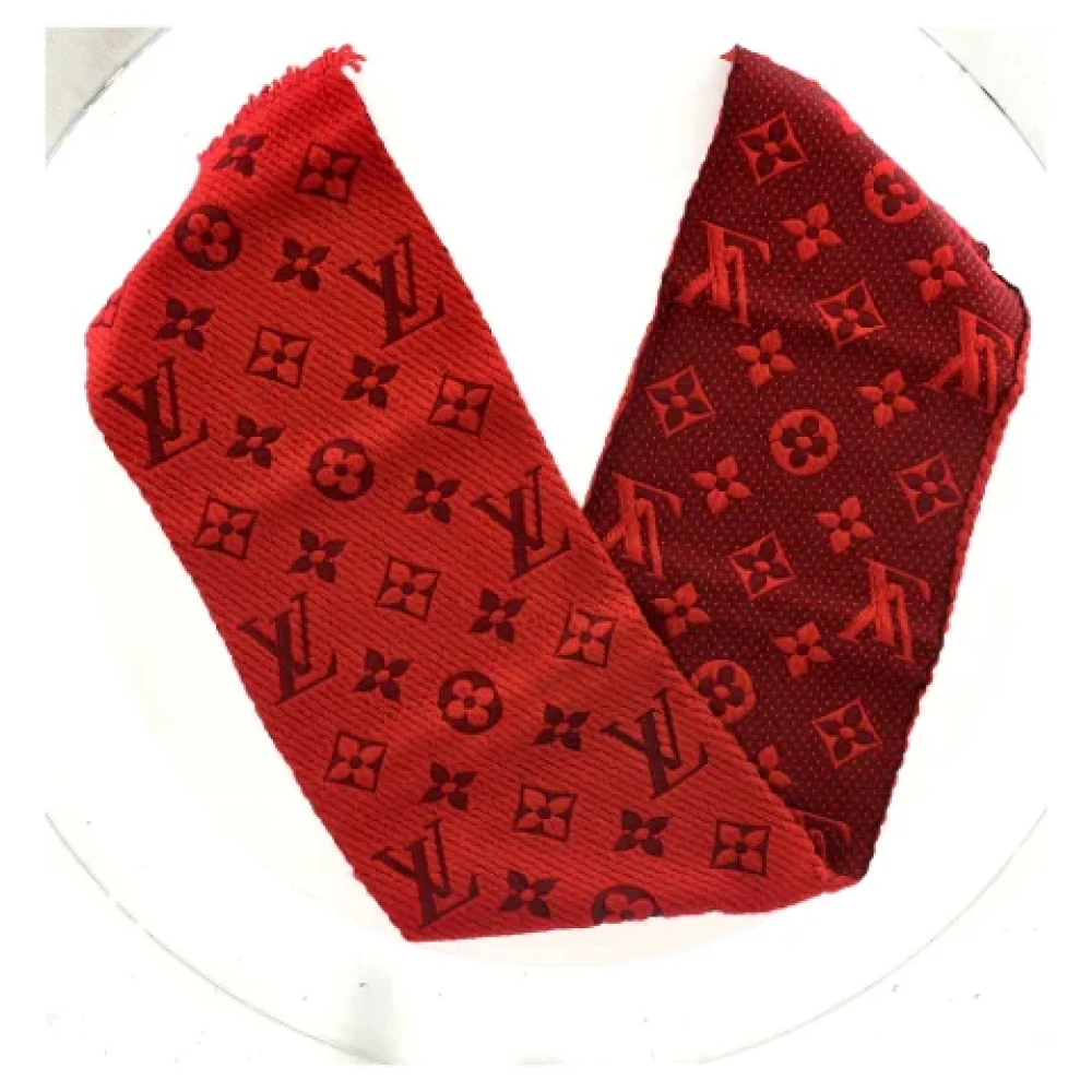 Louis Vuitton Vintage Pre-owned Wool scarves Red Dames