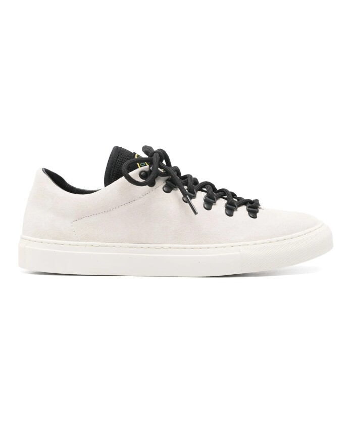 baskets-en-daim-basses