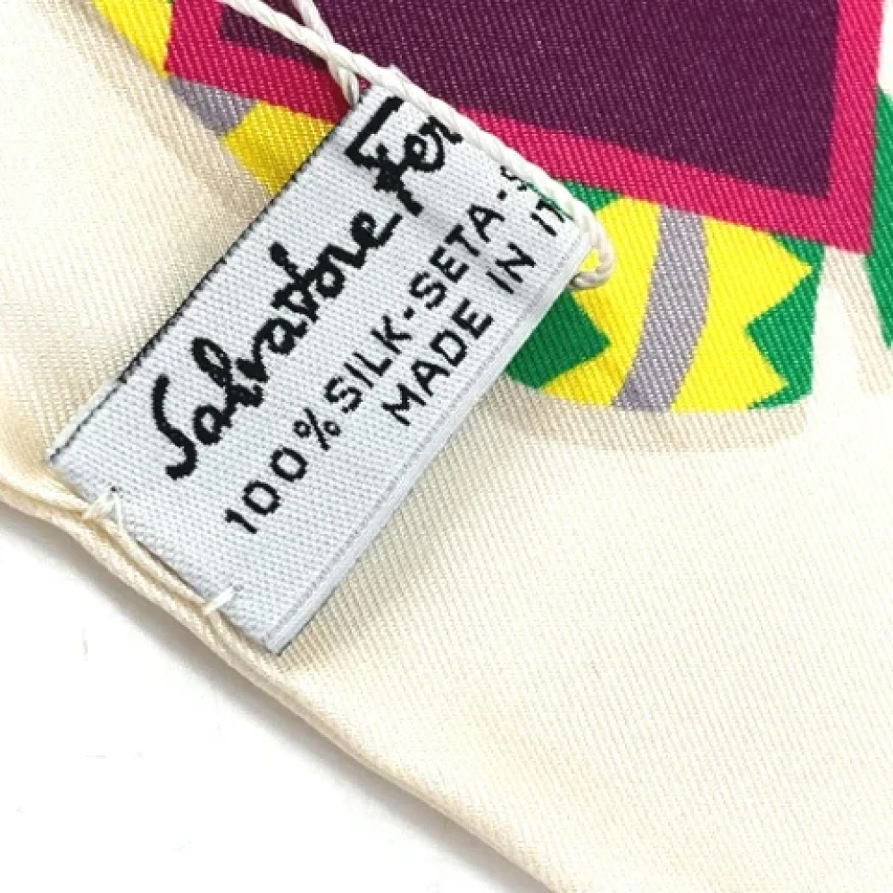 Salvatore Ferragamo Pre-owned Fabric scarves Multicolor Dames