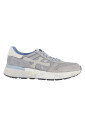 grijze-technische-stof-en-suede-sneakers