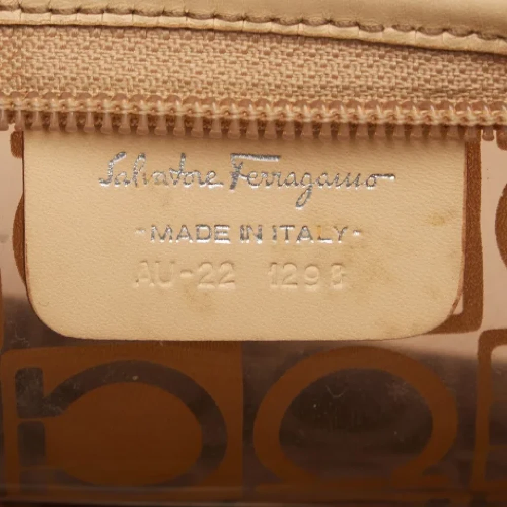 Salvatore Ferragamo Pre-owned Plastic clutches Brown Dames
