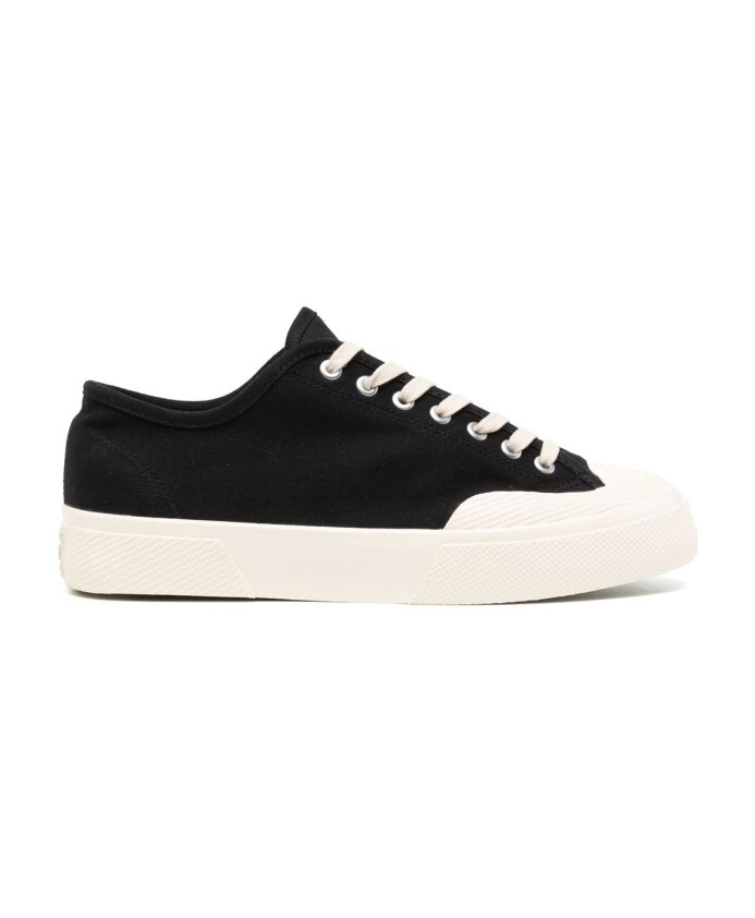 moderne-sneakers-til-maend-og-kvinder