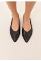 ballarines-classiques-noires-a-bout-pointu-noir