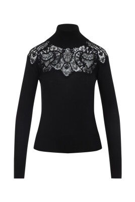 black-turtleneck-sweater-aw25