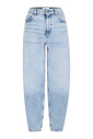 curved-jeans-light-blue-denim