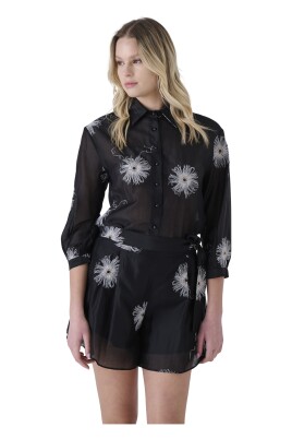 fantasy-embroidered-shorts-with-belt