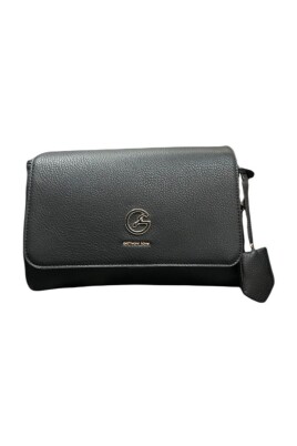 black-shoppers-bag