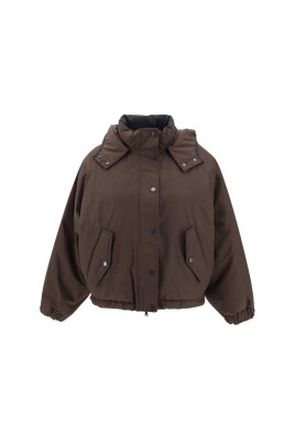veste-rembourree-avec-capuche-elegante