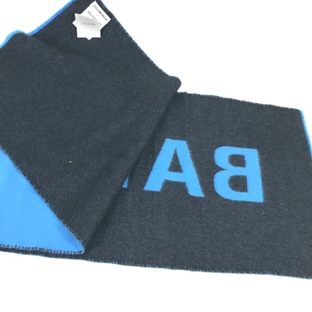 Balenciaga Vintage Pre-owned Wool scarves Blue Heren