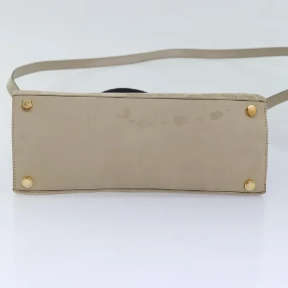 Salvatore Ferragamo Pre-owned Suede handbags Gray Dames