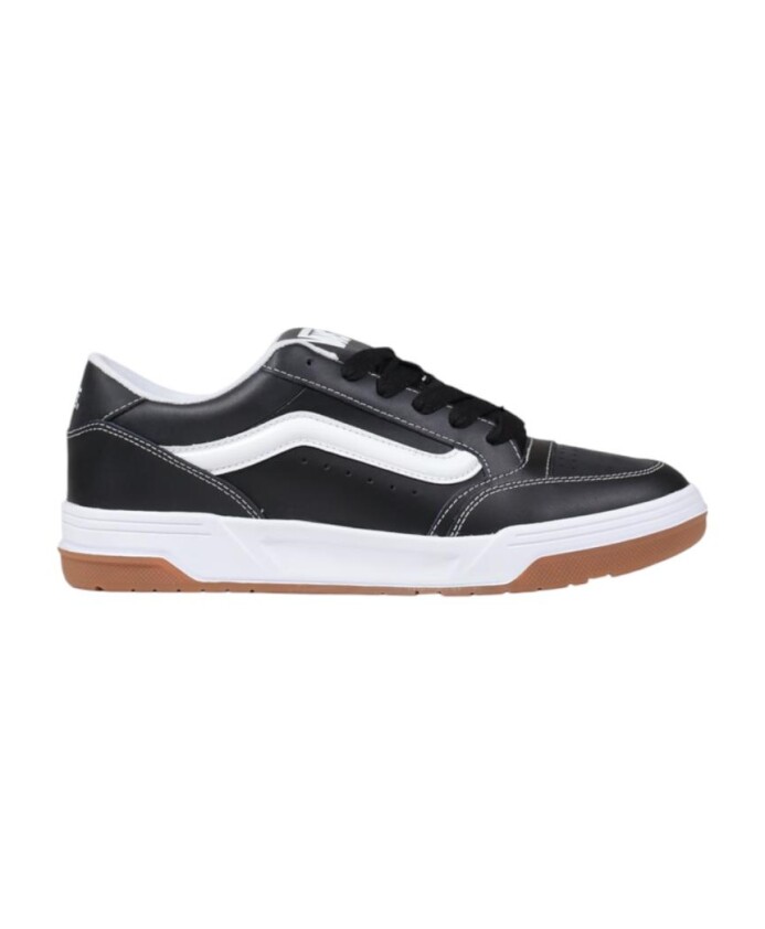 baskets-en-cuir-noir-a-lacets-avec-semelle-en-caoutchouc