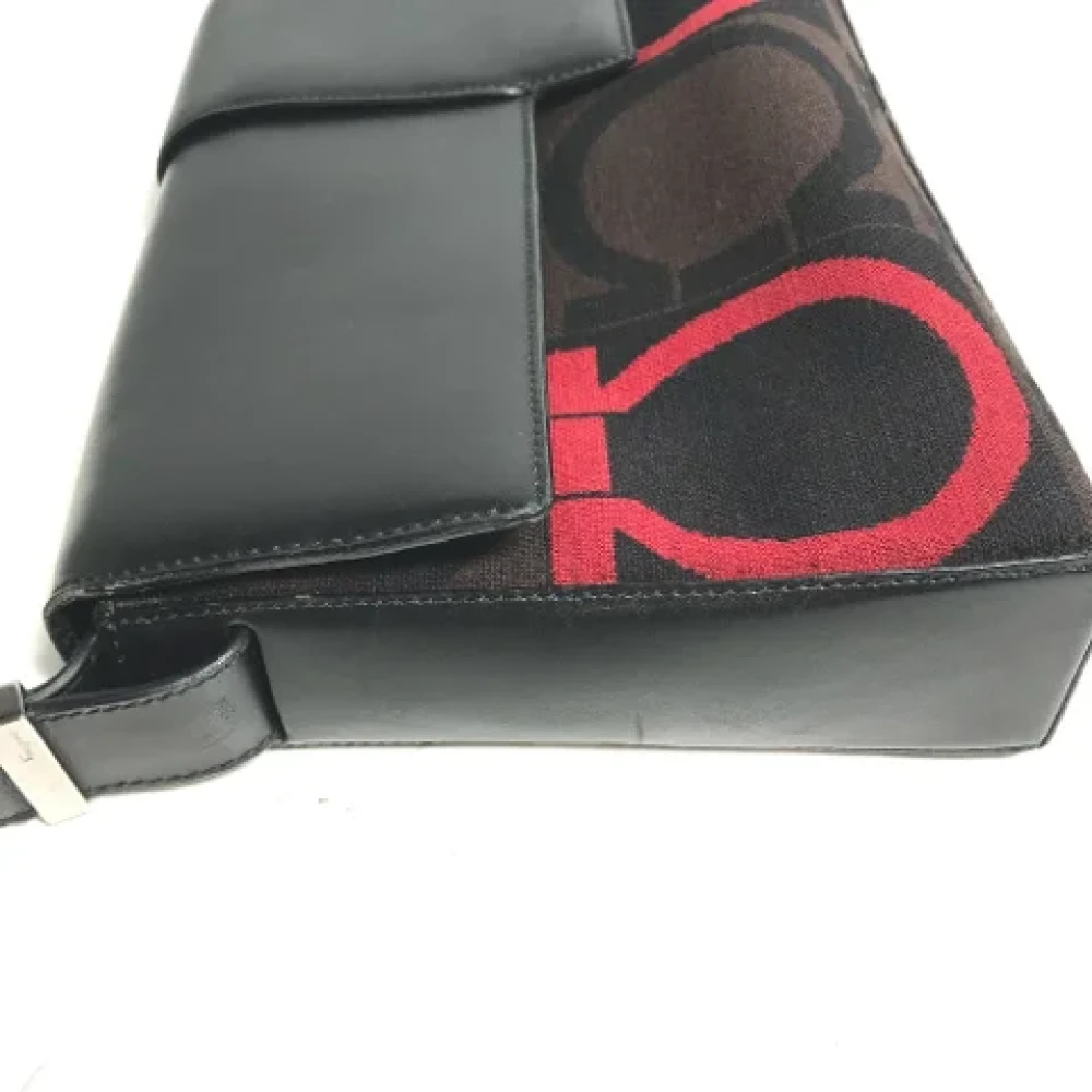 Salvatore Ferragamo Pre-owned Fabric shoulder-bags Black Dames