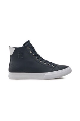 black-sneakers-for-men