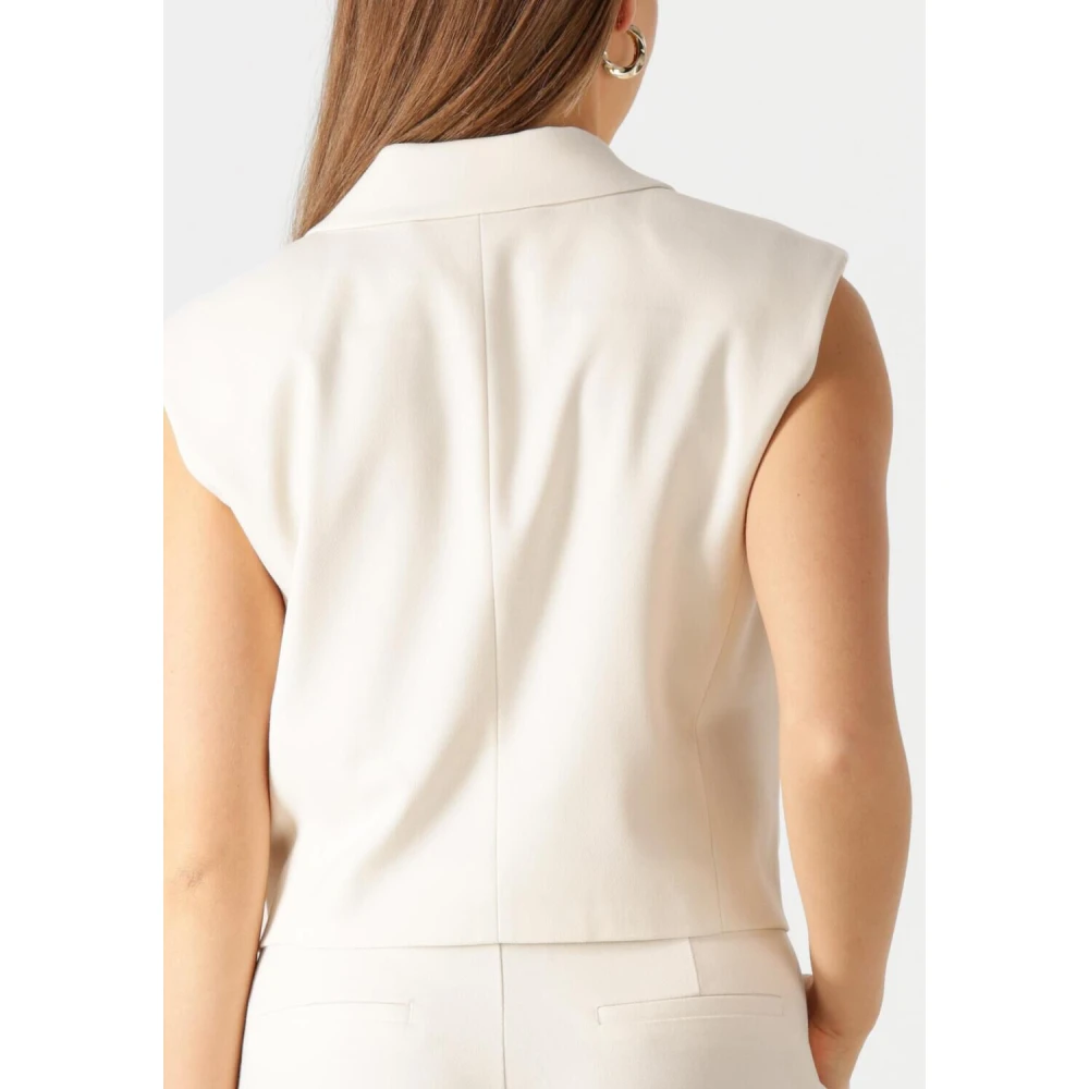 Copenhagen Muse Elegante Ecru Gilet voor Vrouwen Beige Dames