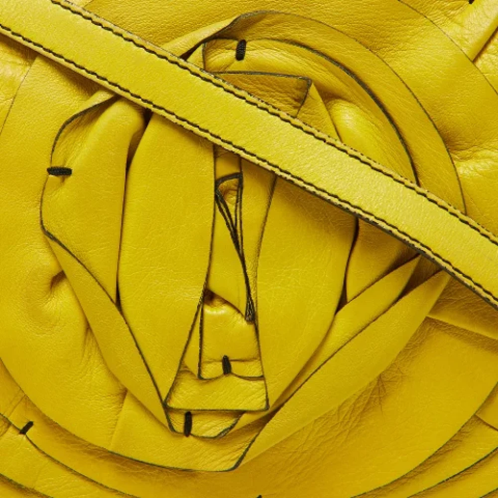 Valentino Vintage Pre-owned Leather shoulder-bags Yellow Dames