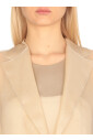 robe-en-soie-beige-avec-col-a-revers