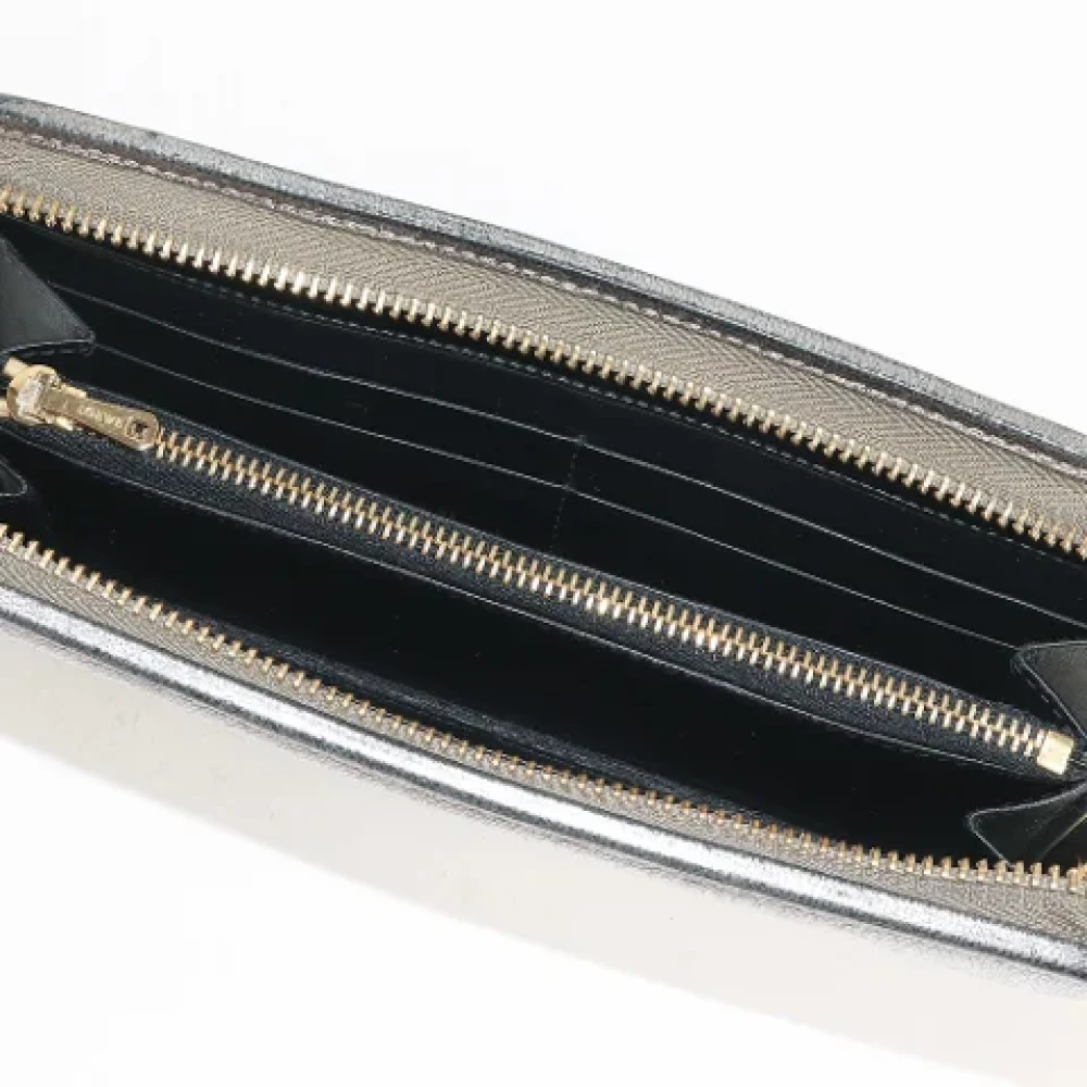 Loewe Pre-owned Leather wallets Gray Dames