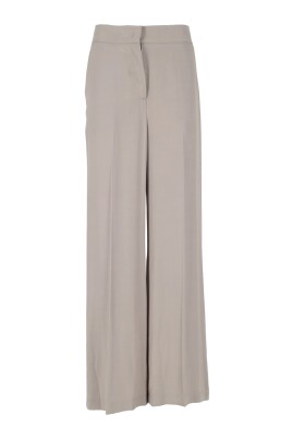 pantalon-decontracte-en-bleu-marine