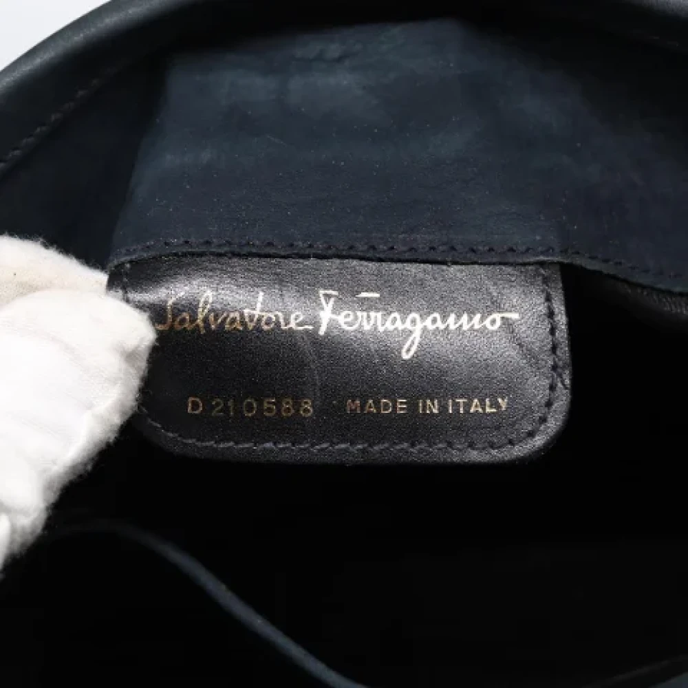 Salvatore Ferragamo Pre-owned Suede shoulder-bags Blue Dames