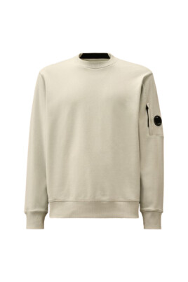 lens-detail-sweatshirt