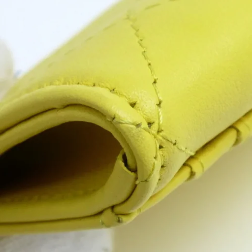 Chanel Vintage Pre-owned Leather home-office Yellow Dames