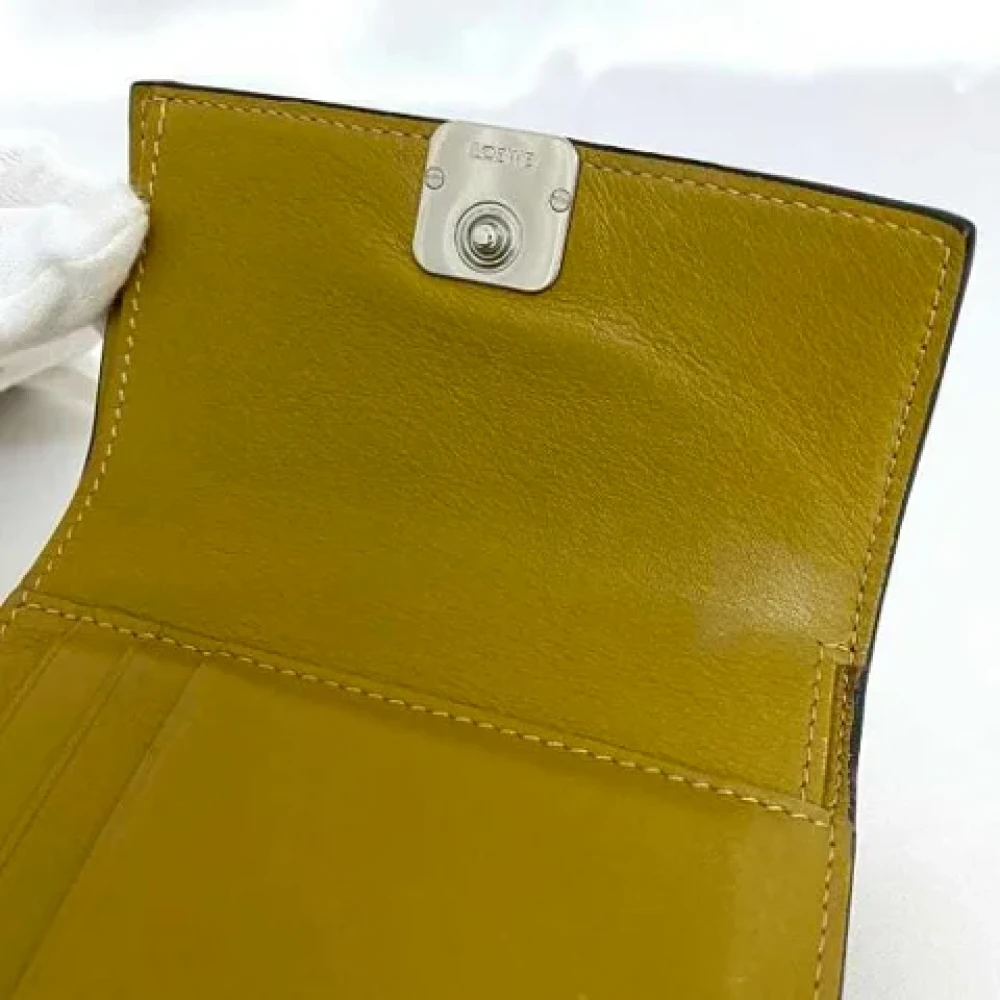 Loewe Pre-owned Leather wallets Green Dames
