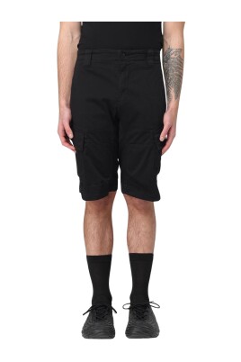 khaki-cargo-shorts-with-multiple-pockets