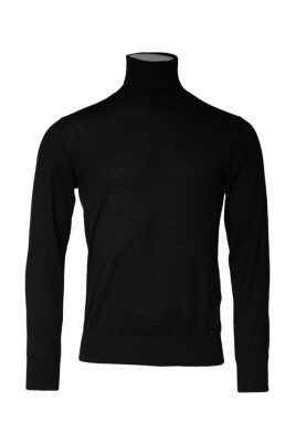 luxurious-black-turtleneck-sweater-classic-fit