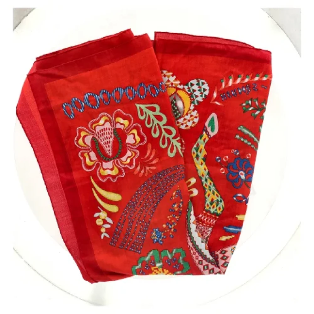 Hermès Vintage Pre-owned Silk scarves Red Dames