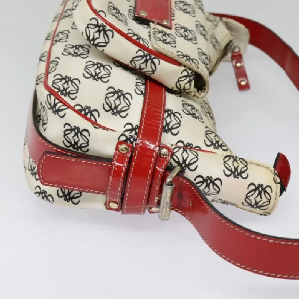 Loewe Pre-owned Leather shoulder-bags Red Dames
