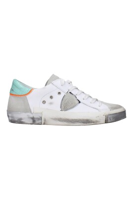 baskets-basses-en-cuir-blanc