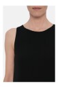 robe-fourreau-sans-manches-en-viscose-a-motifs