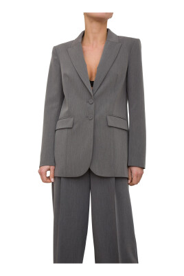 veste-grise-pour-un-look-elegant
