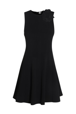 robe-noire-mini-avec-col-rond