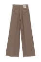 bruine-jeans-met-klassieke-stijl