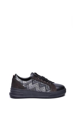 baskets-elegantes-avec-fibres-melangees-et-cuir