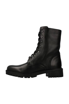 bottes-a-lacets-elegantes-pour-femmes