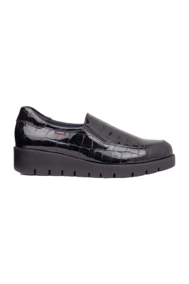 black-casual-womens-loafers