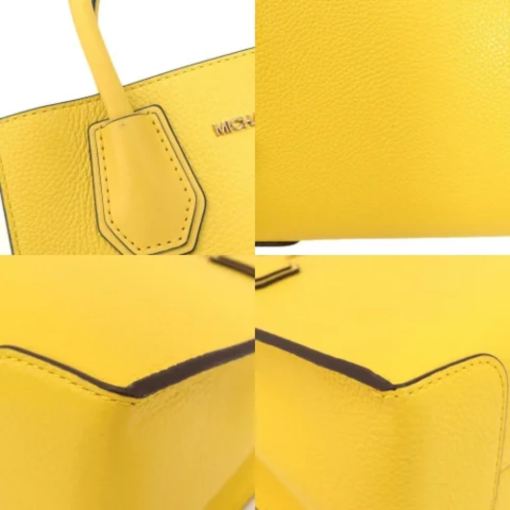 Michael Kors Pre-owned Fabric handbags Yellow Dames