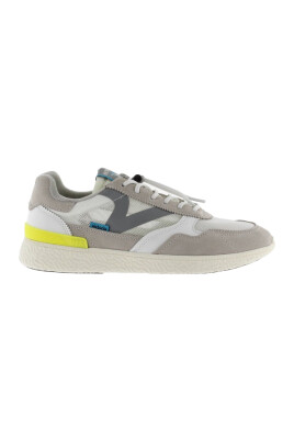 white-runner-sneakers