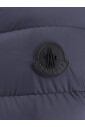 vestes-bleues-avec-fermeture-eclair-cachee