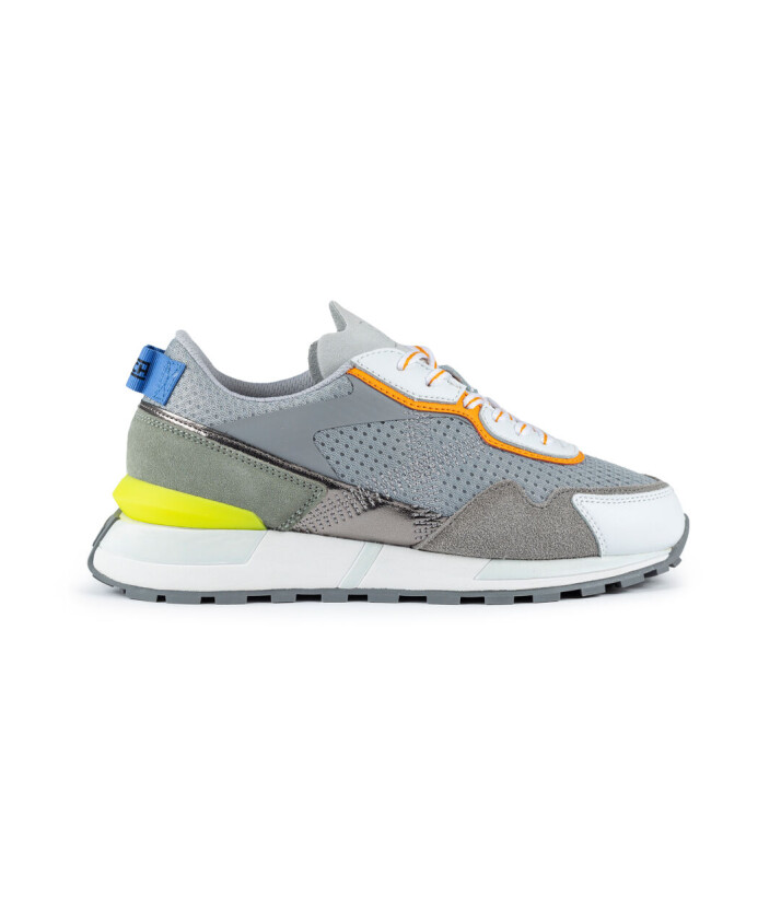 retro-sporty-pulsar-sneakers