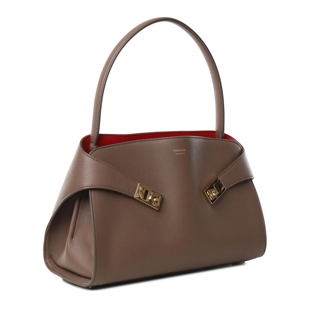 Salvatore Ferragamo Zachte schoudertas in Clay kalfsleer Brown Dames