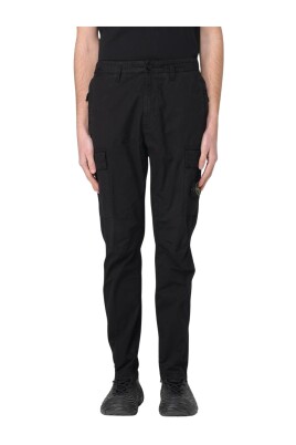 cargo-pants-with-multiple-pockets