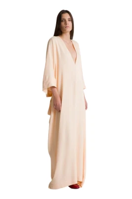 Lång kaftan med djup V-ringning