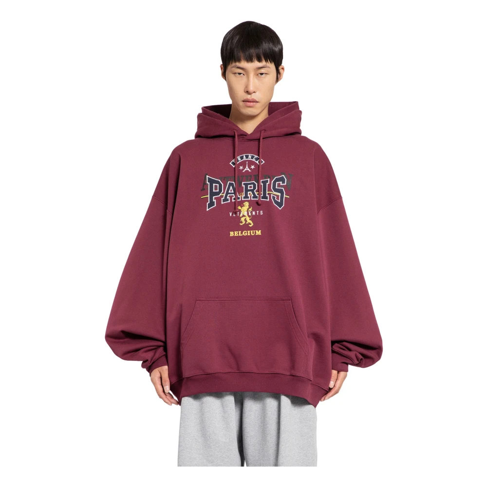 Vetements Geborduurde Toerist Hoodie met Bordeaux Hood Red Heren