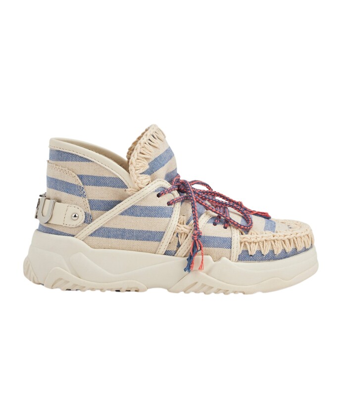 tissu-raye-chaussure-lacee