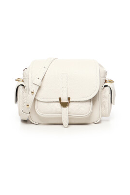 stylish-shoulder-bag-with-magnet-closure