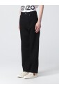 klassiska-svarta-straight-leg-jeans