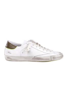 sneakers-blanches-logo-daim-semelle-caoutchouc